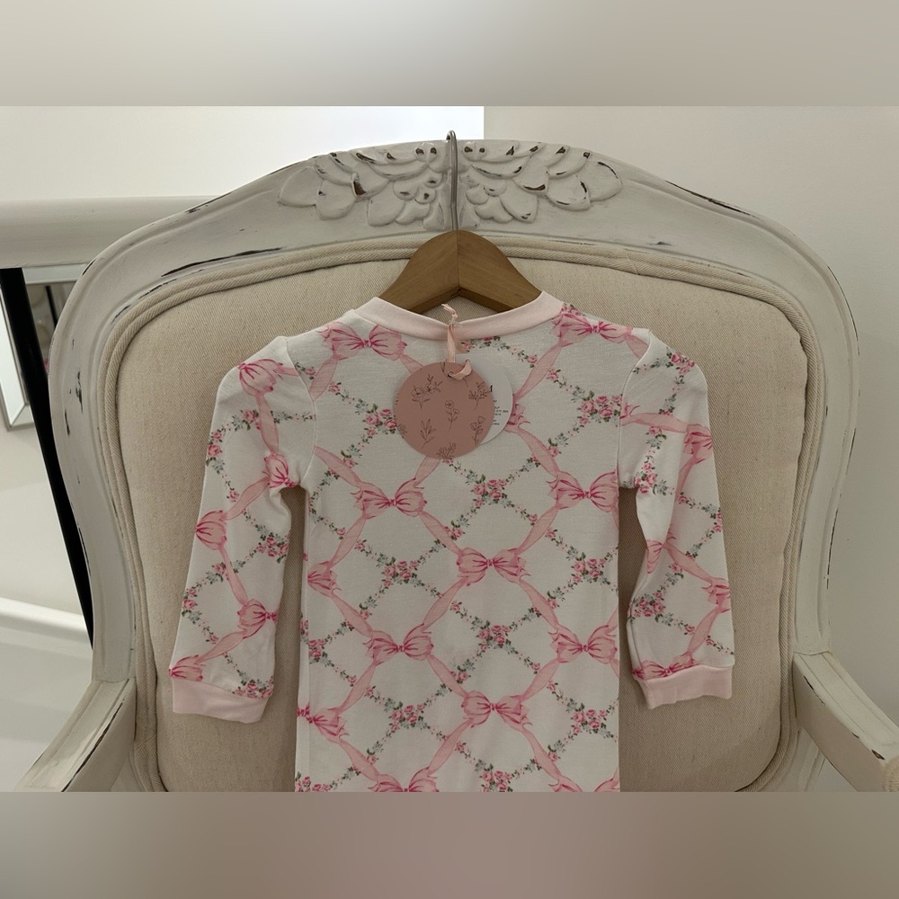 🎀 12 Mth Love Shack Fancy Inspired Soft Pink and White Baby Footie NWT - Picture 5 of 6